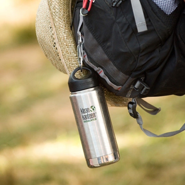 steel-s-biner-3-y8 carabiner_steel_bottle_backpack_lifestyle_dd4fef2d-f5d2-4f32-ac05-c706bd6b518e.jpg
