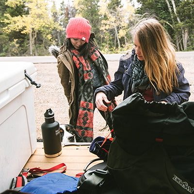 64oz-classic-with-loop-cap-b7 64oz_insulated_classic_backpackers_tailgate_square.jpg