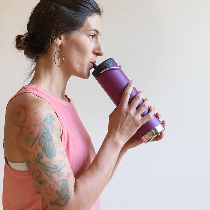 tkwide-twist-cap-with-straw-kit-b8 K20TKWPT-PP-T-TWIST-straw_cap_drinking_yoga_lifestyle_64bb08ca-98d0-4e89-83fd-b166cda65ccd.jpg