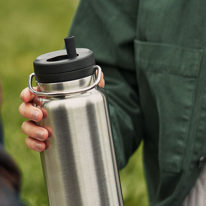 tkwide-twist-cap-with-straw-kit-b8 K32TKWSSL-BS-T-TWIST-32_oz_water_bottle_straw_cap_lifestyle_76e40be3-2488-47fa-afd0-c7d5ba075b15.jpg