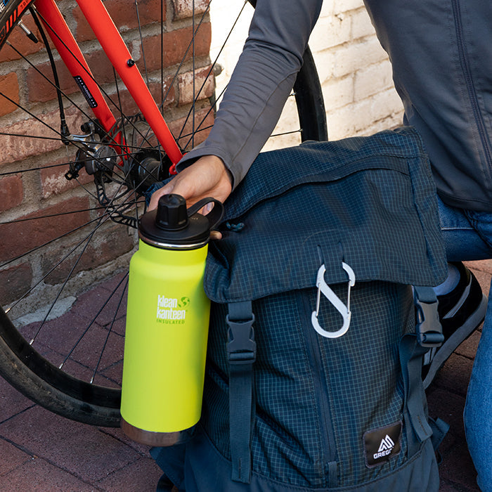 tkwide-chug-cap-j3 K32TKWSSL-JP-Bottle-Biking-Chug-Cap-lifestyle.jpg