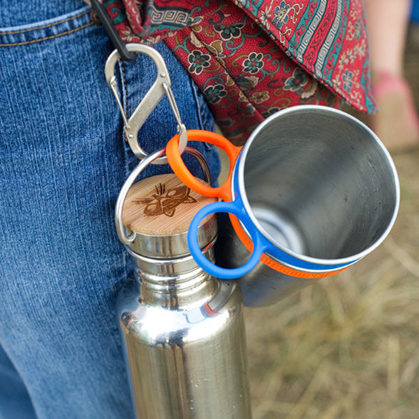 steel-s-biner-3-y8 carabiner_steel_clip_bottle_lifestyle_f9a2dad1-cd06-4894-b3ff-13476b2b5a87.jpg