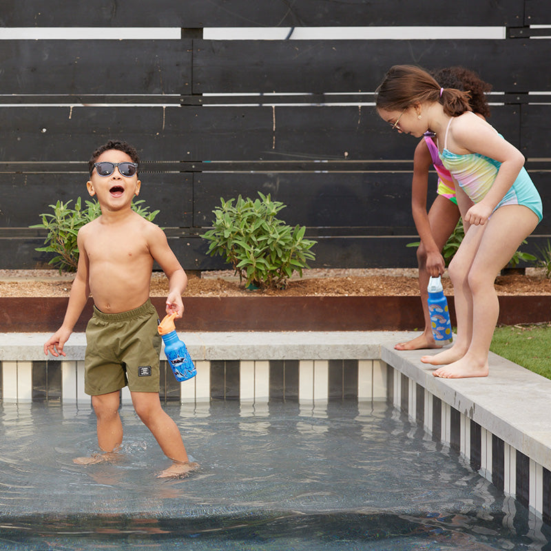 12oz-kid-s-classic-with-flip-seal-sport-cap-e0 kid_sport_flip_seal_12oz_boy_pool_square.jpg