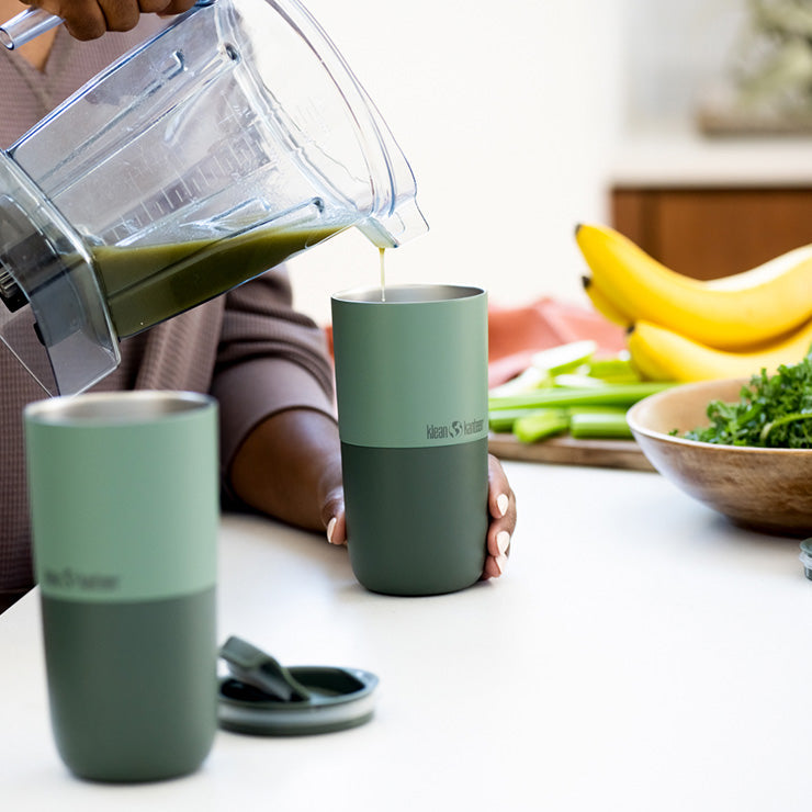 smoothie-set-h1 smoothie_kit_rise_tumbler_smoothie_pour.jpg