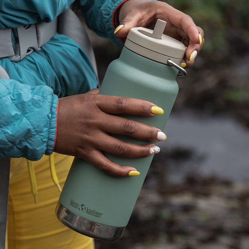 32oz-tkwide-made-to-do-more-bundle-c2 tkwide_32oz_insulated_bottle_twist_closeup_seapsray_hand_square.jpg